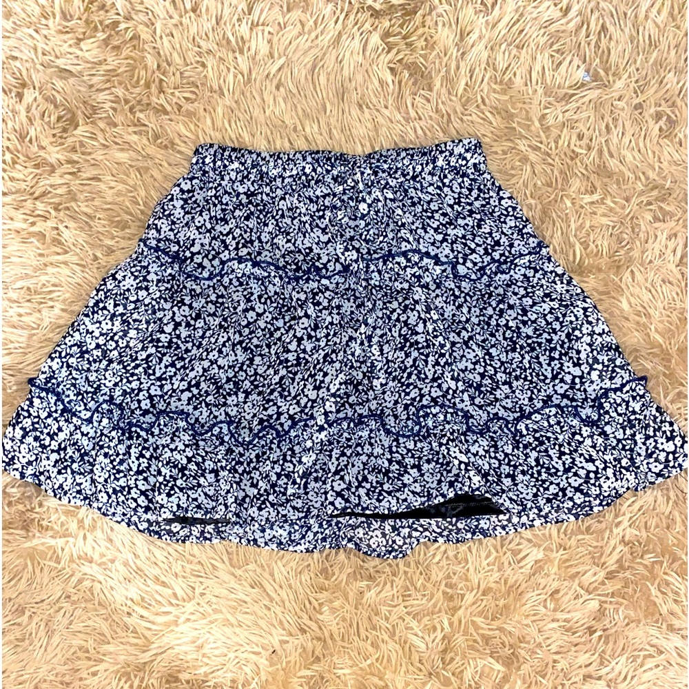 Siena Sky dark blue floral skirt 💙🦋